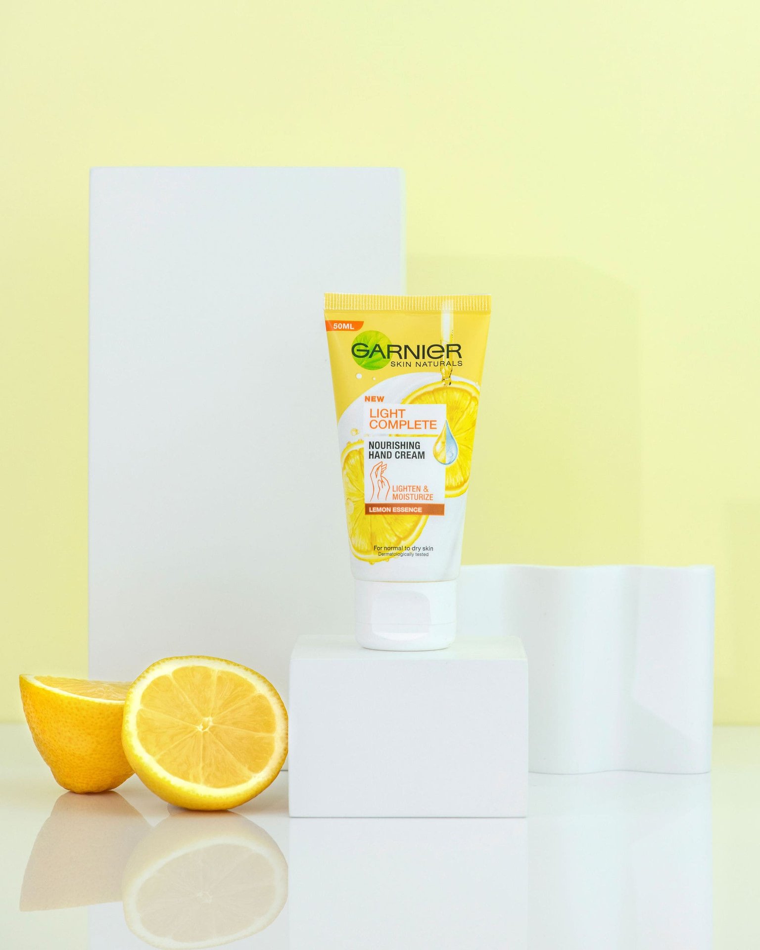 Garnier Light Complete Hand Cream